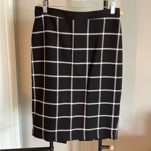 H&M Knee Length Plaid Black Skirt 8